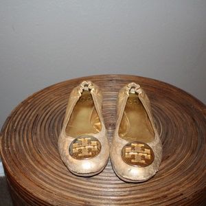 Tory Burch Reva Flats Gold with emblem